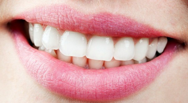 А ось якщо зубки здаються сірими, ніякої самостійності проявляти не можна