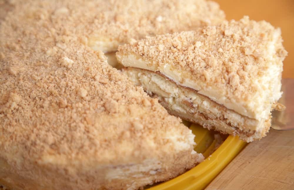 Рецепт торта «Улюблений» - це один з найцікавіших десертів, що поєднують в собі класику випікання тортів і простоту виконання